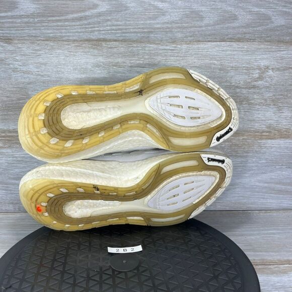 Adidas Women's UltraBoost 21 Running Athletic Sneakers Size 10 - Picture 8 of 9